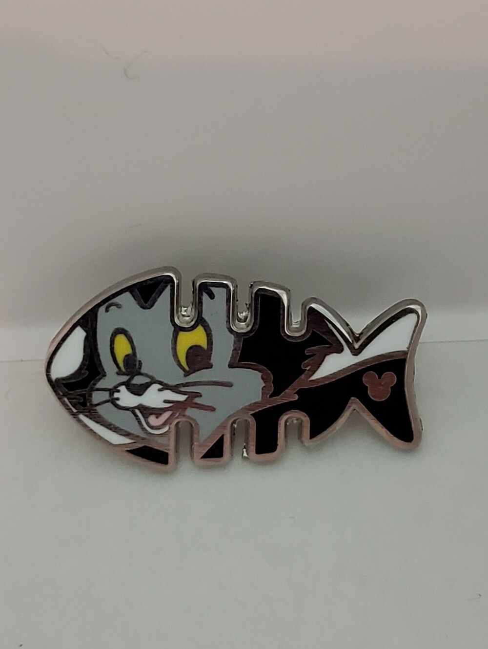 Disney Pin Trading HKDL Figaro Cat Fishbone Pinocchio Hidden Mickey Pin